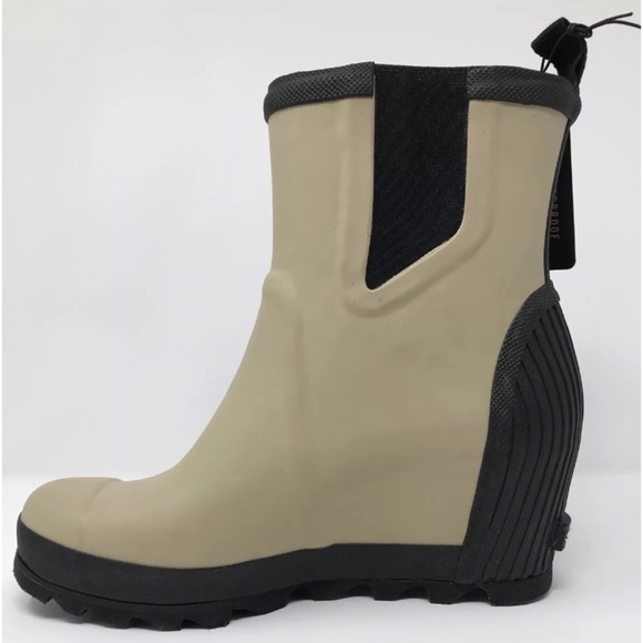 Sorel Joan Rain Wedge Chelsea Boots - Picture 3 of 7